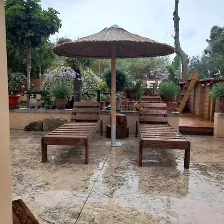 Selana House With Outdoor Pool 马斯蒂查里